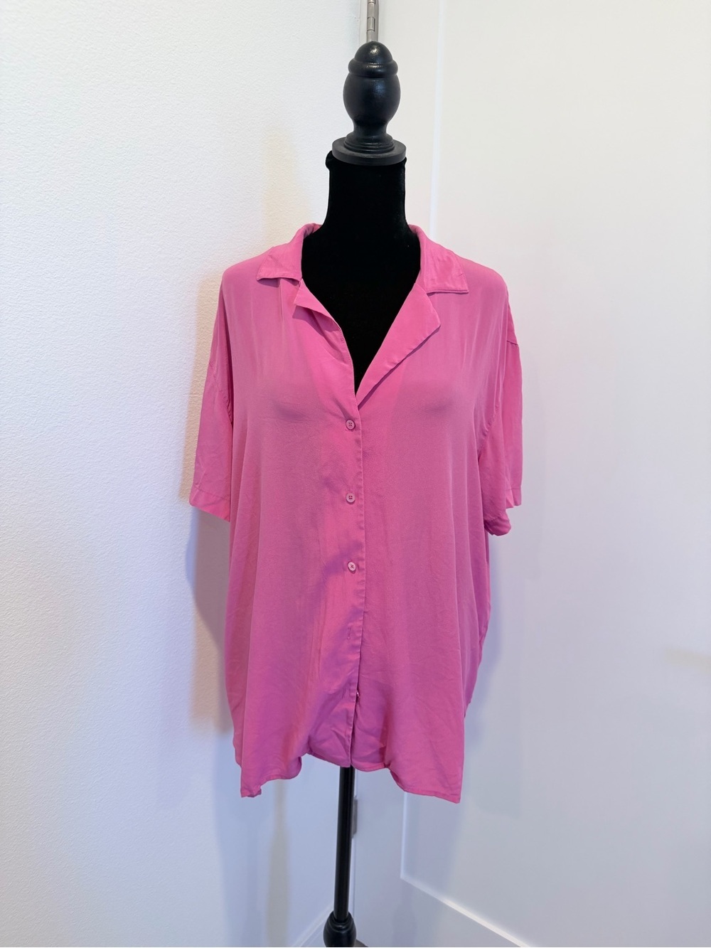 Babaton Modern Magenta Silk Short-Sleeve Top